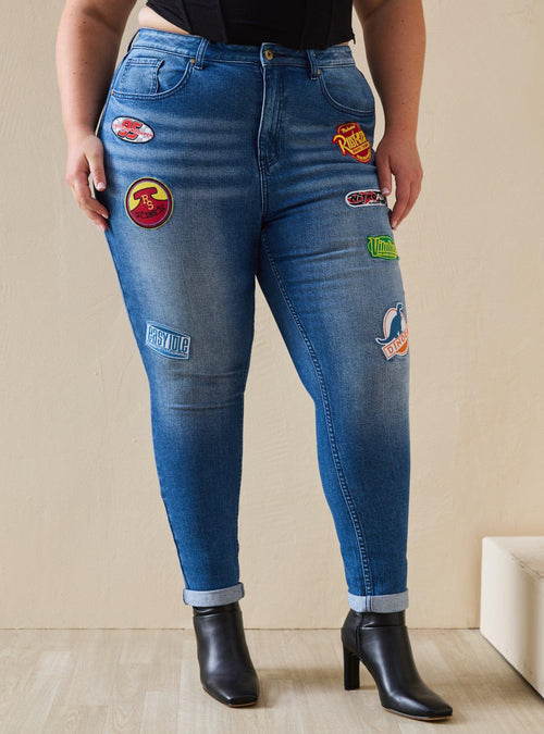 Jeans mom de tiro alto Disney Pixar Cars para mujer