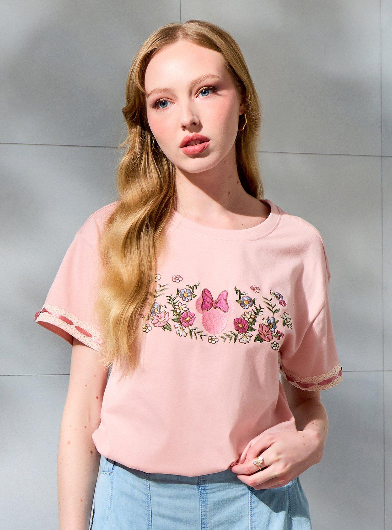 Polera de mujer Minnie Mouse con encaje floral