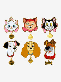 Pin esmaltado sorpresa de gatos y perros Disney