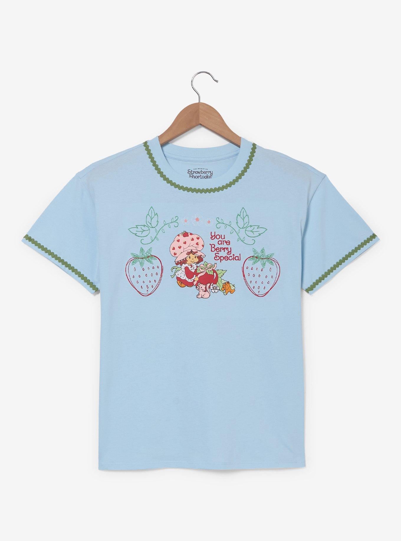 Polera de mujer Strawberry Shortcake con bordado de frutillas