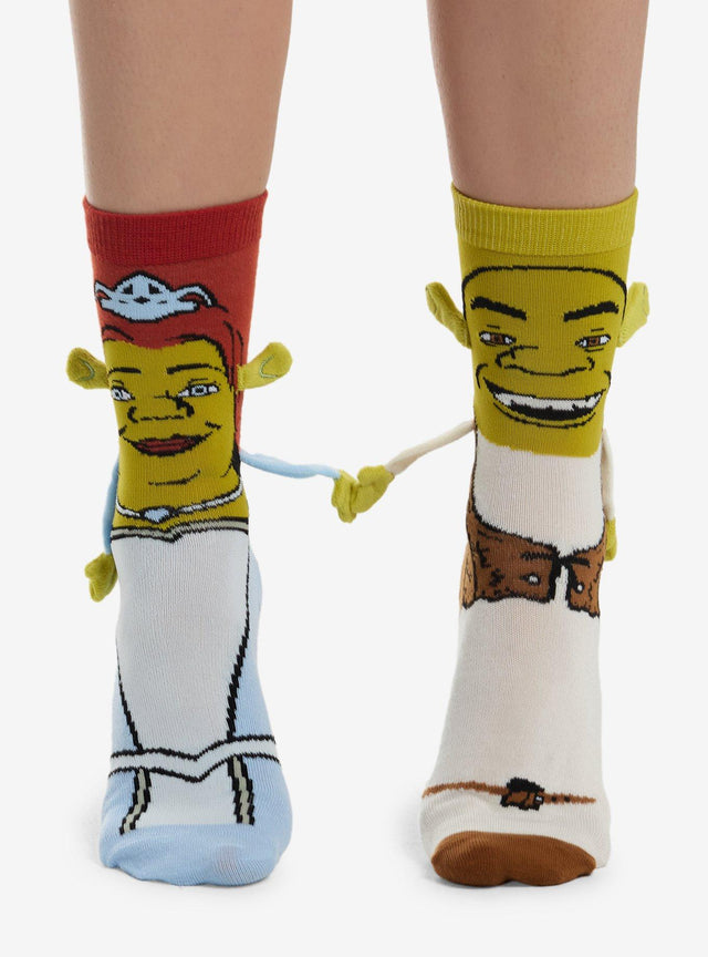 Calcetines disparejos de Shrek y Fiona con brazos magnéticos