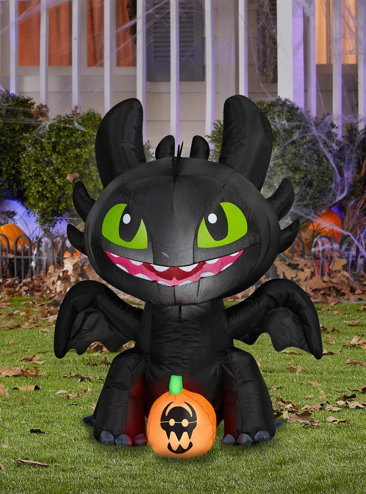 Cómo entrenar a tu dragón: Inflable de Chimuelo con calabaza