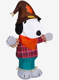 Snoopy inflable con camisa a cuadros