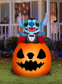 Lilo & Stitch: Stitch vampiro saliendo de una calabaza