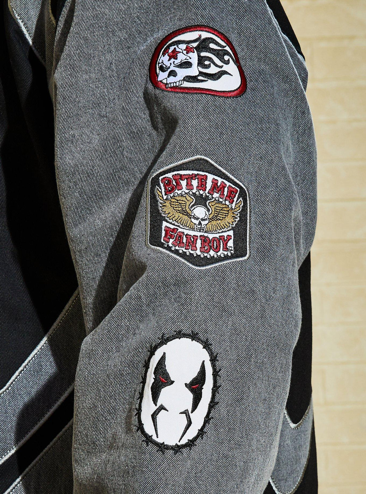 Chaqueta moto DC Comics Supergirl y Lobo