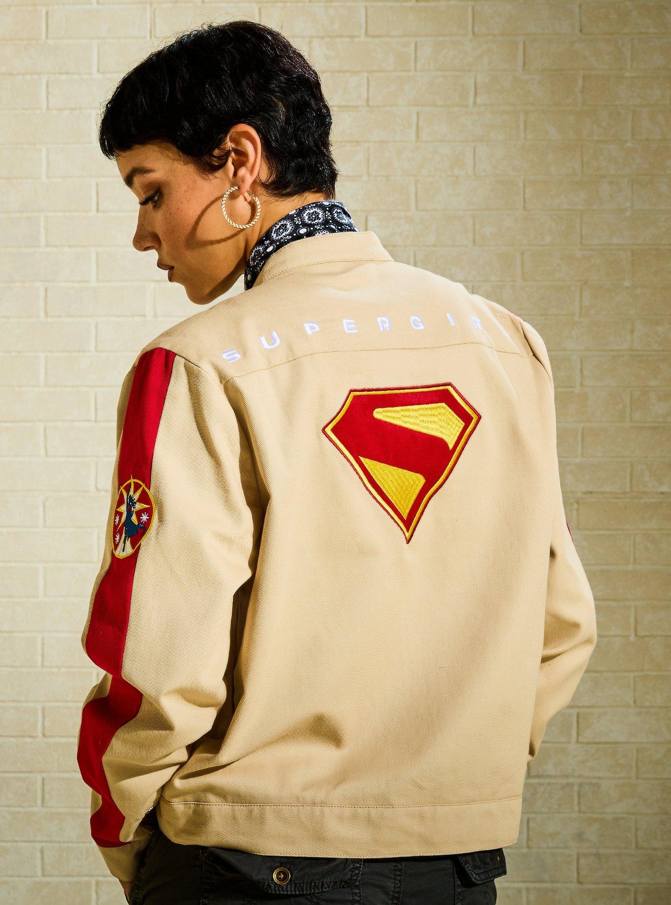 Chaqueta de moto con parches de Supergirl