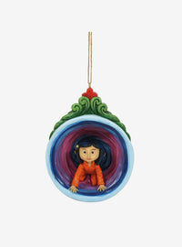 Adorno de Coraline en el túnel morado