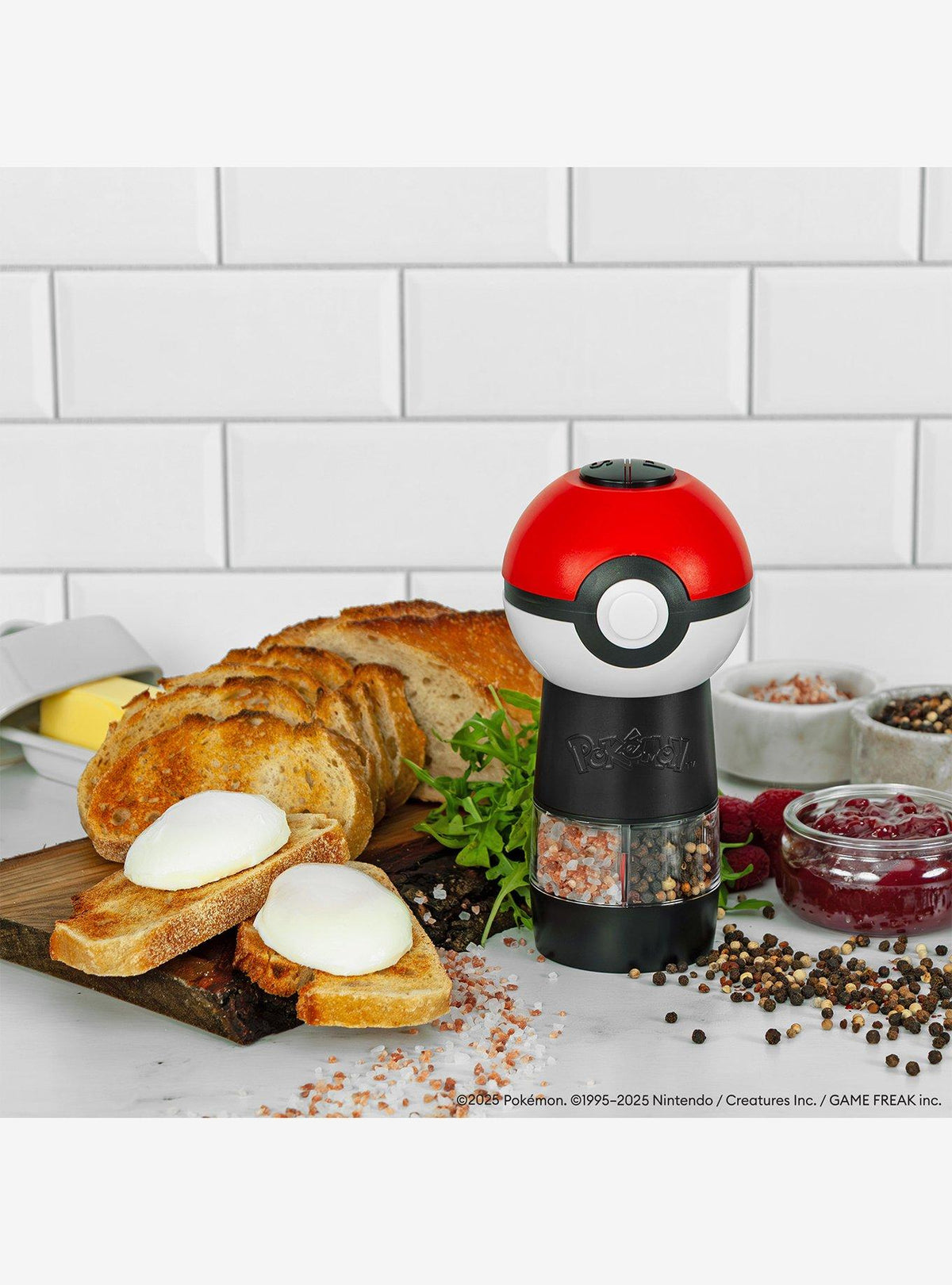 Molino eléctrico de sal y pimienta Poké Ball