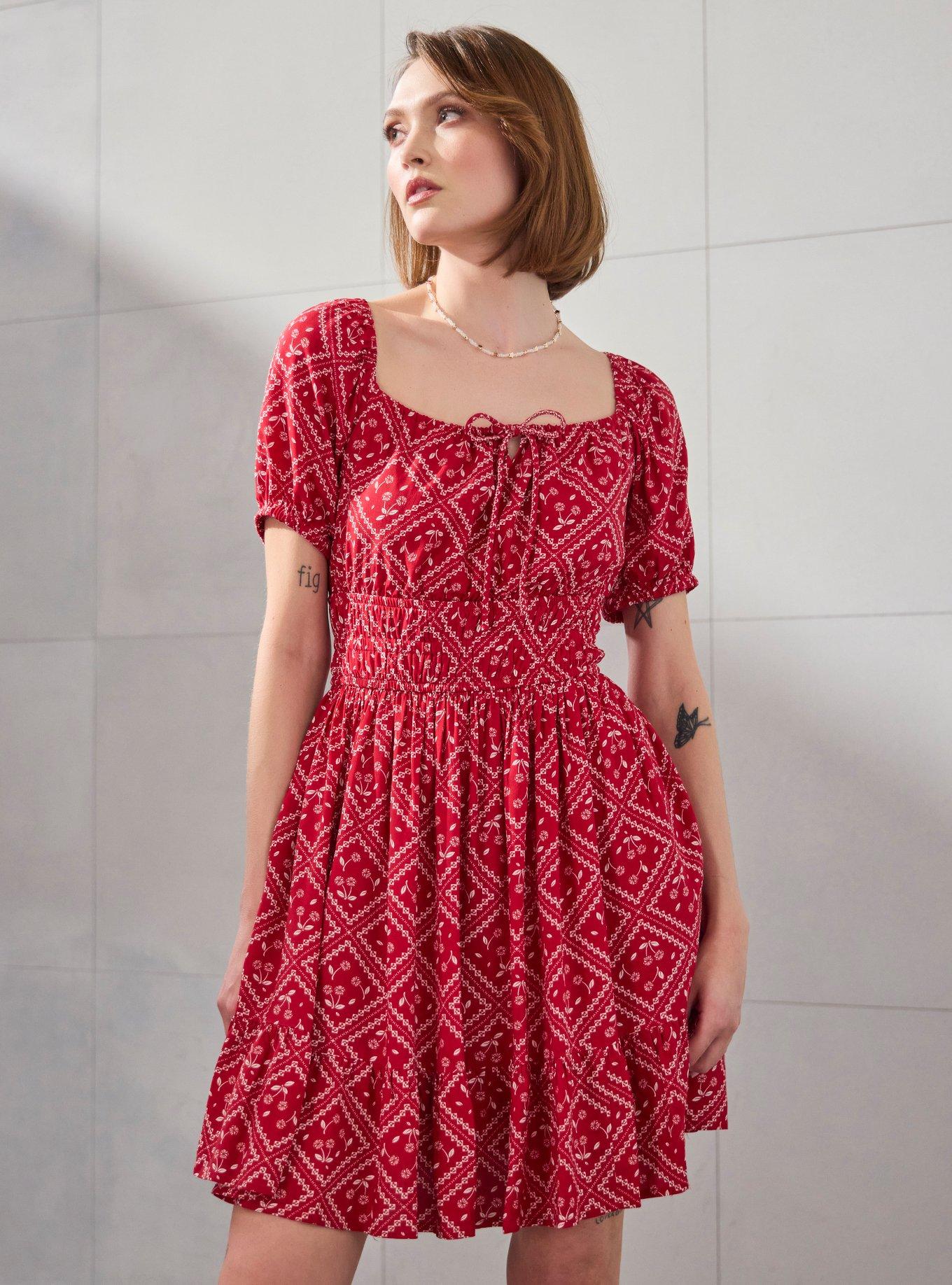 Vestido de Spider-Man con cerezas y bandana