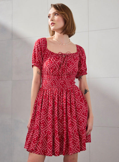 Vestido de Spider-Man con cerezas y bandana