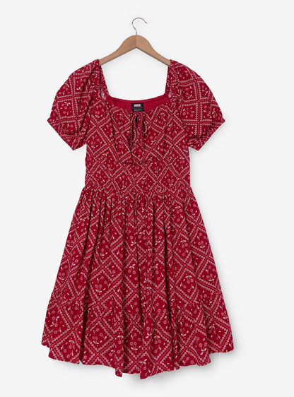 Vestido plus size de cerezas y pañuelo Spider-Man