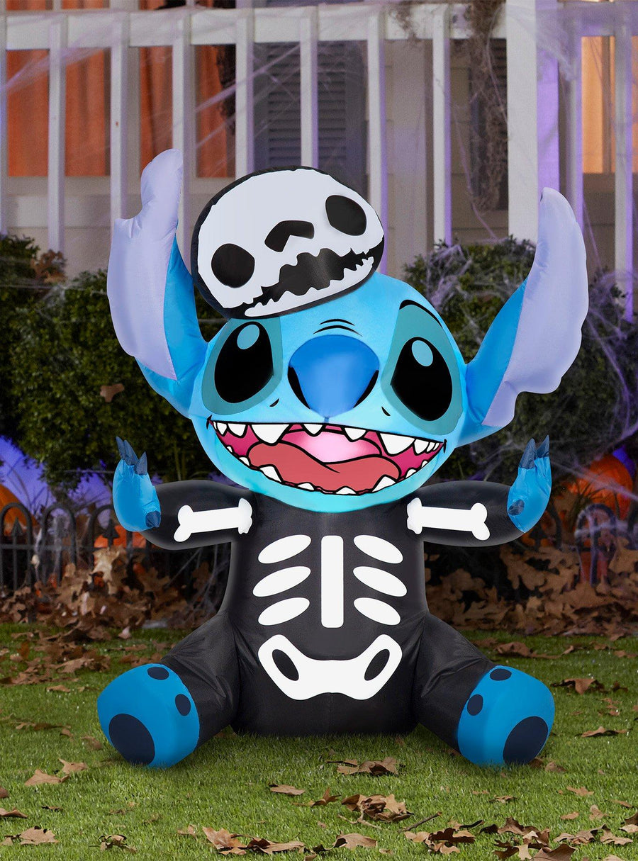 Inflable de Stitch con disfraz de esqueleto · Space Store