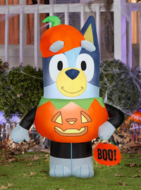 Inflable de Bluey con disfraz de calabaza