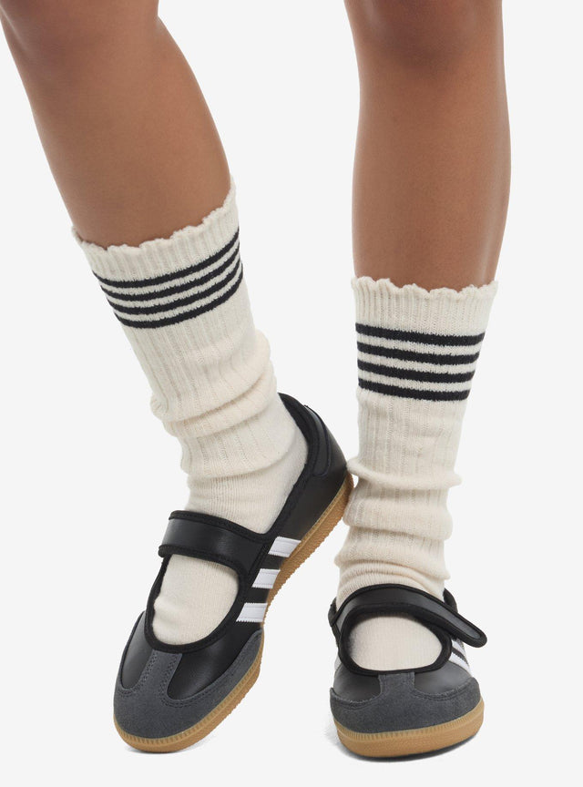 Calcetines tejidos crema y negro con rayas universitarias