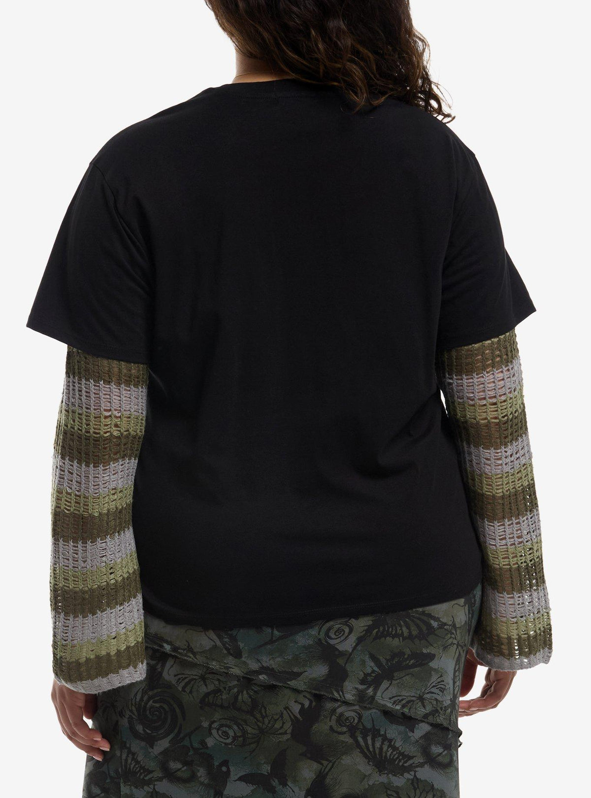 Polera dos en uno de polilla cibernética