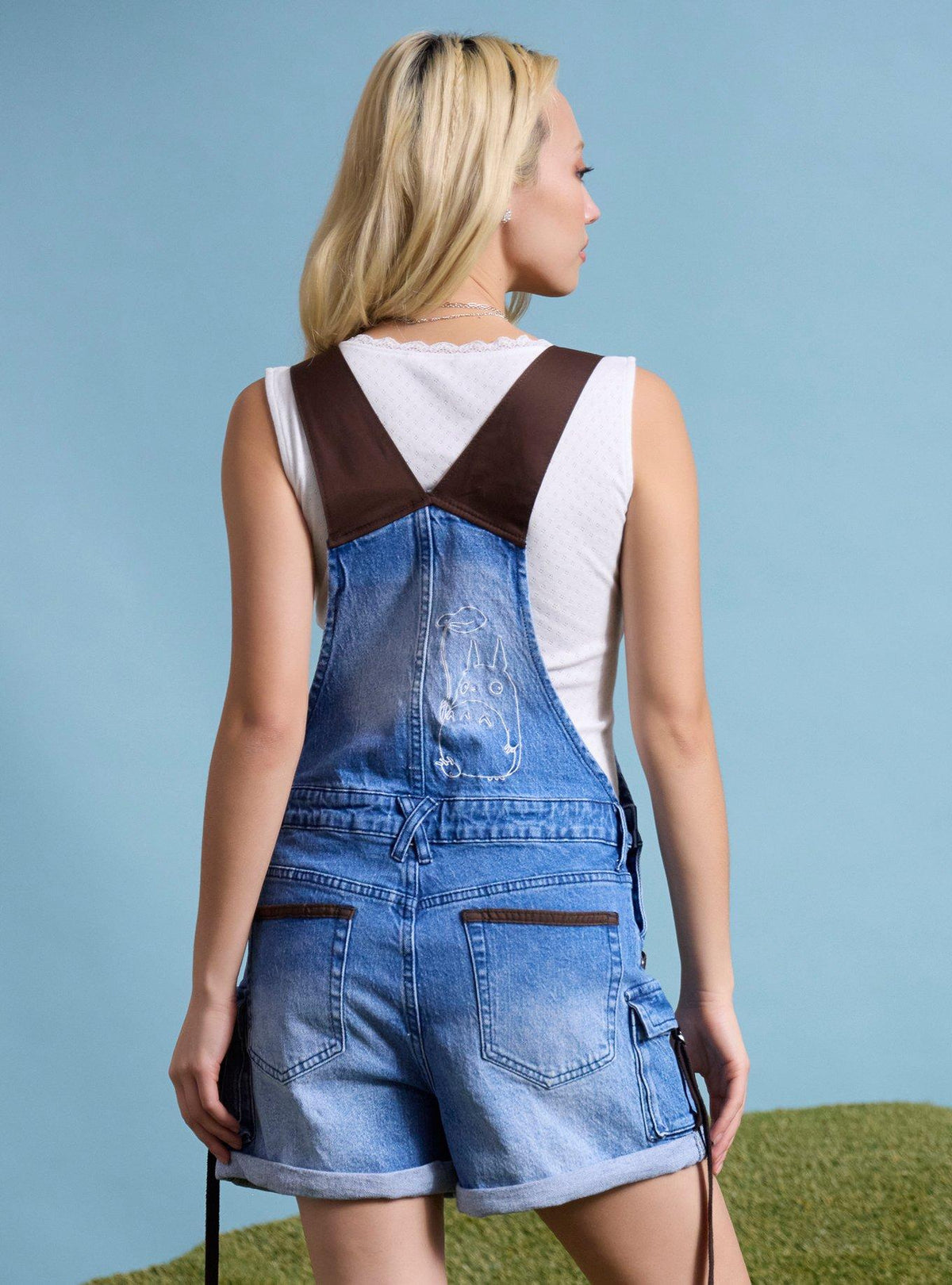 Short de mezclilla con tirantes Mi vecino Totoro