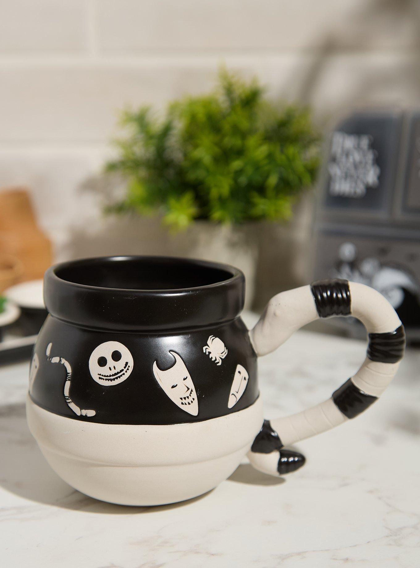 Taza con asa de serpiente The Nightmare Before Christmas