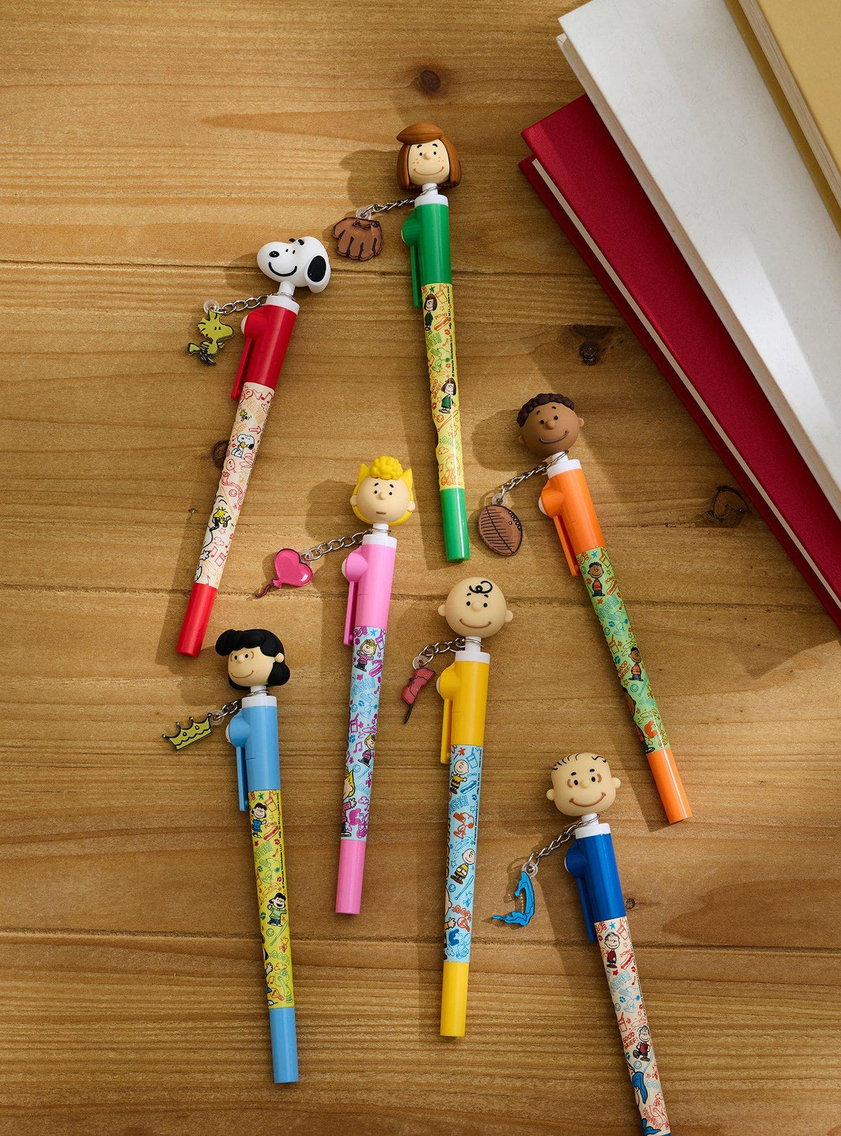 Lápiz giratorio sorpresa de personajes Peanuts