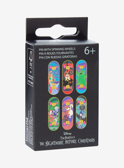 Pin esmaltado Blind Box de skate de The Nightmare Before Christmas