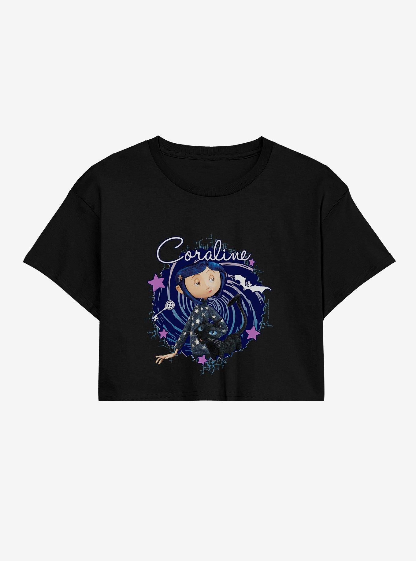 Polera corta Coraline con gato, remolinos y estrellas