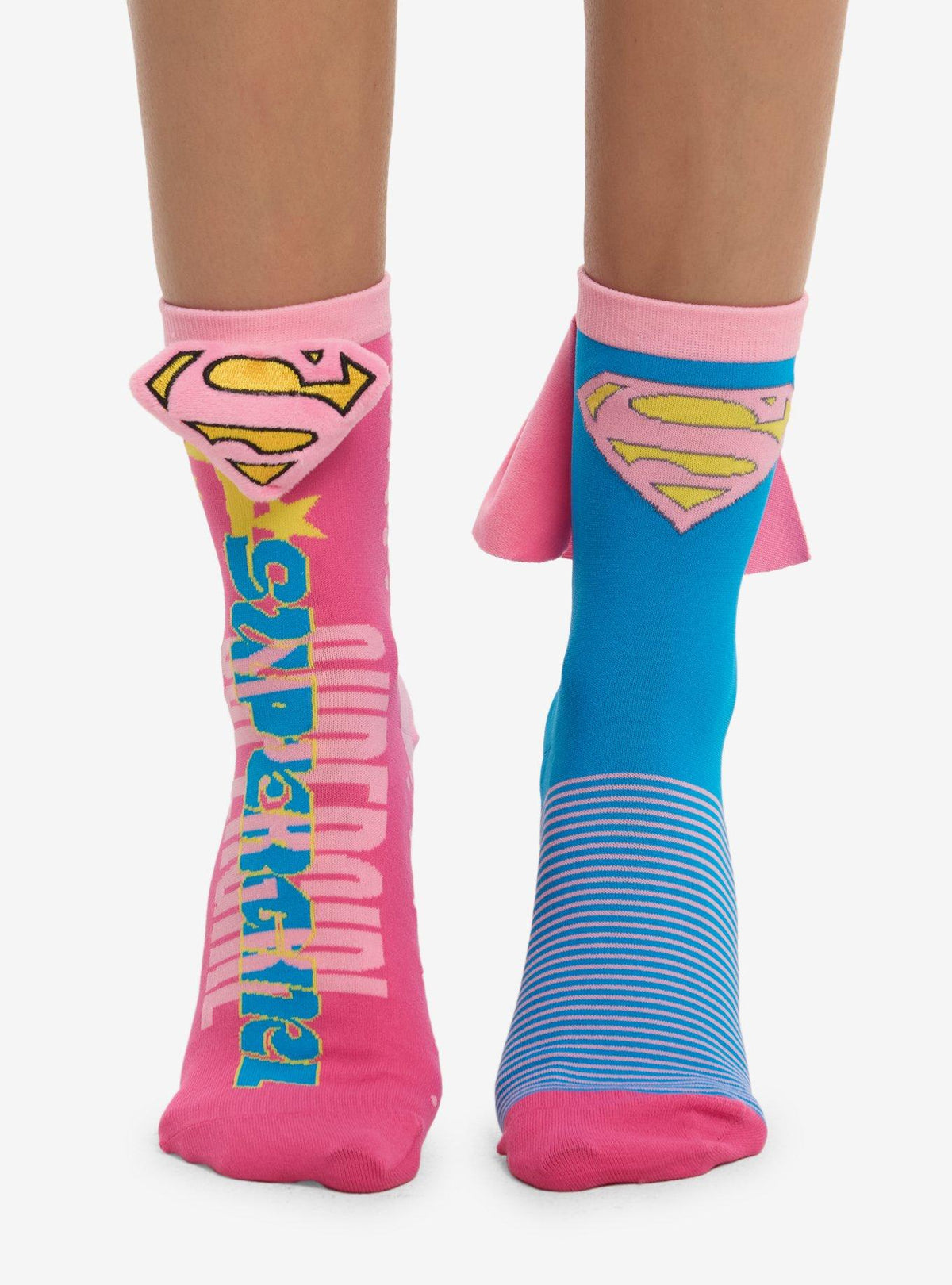 Calcetines a media caña de Supergirl