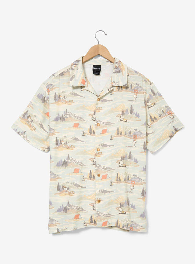 Camisa Peanuts de Snoopy y Woodstock con escenas de camping