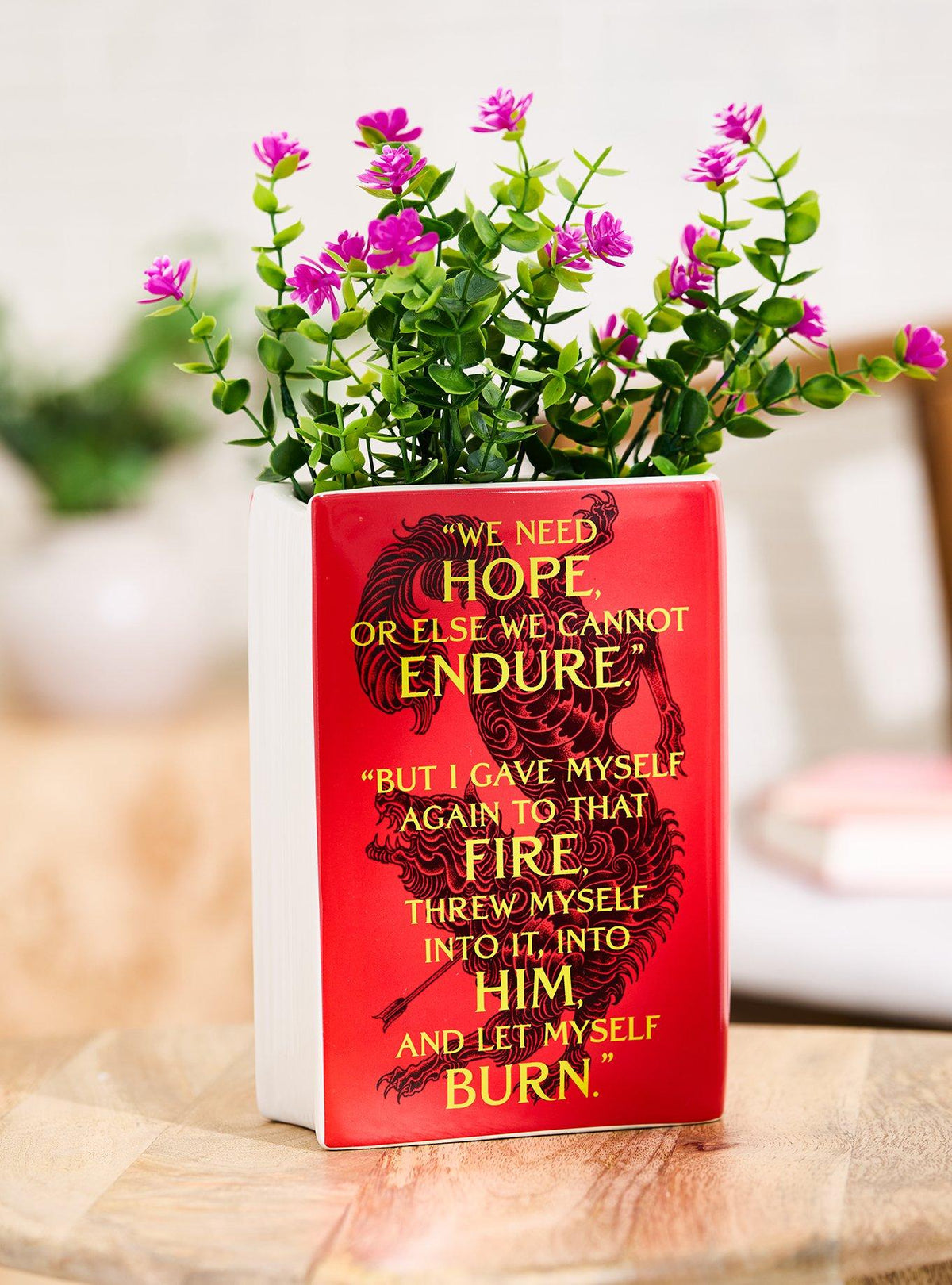 Florero con forma de libro A Court of Thorns and Roses