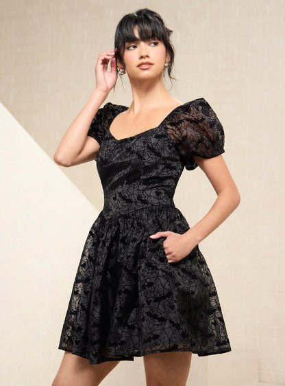 Vestido Disney Mickey Mouse con telarañas y mangas abullonadas