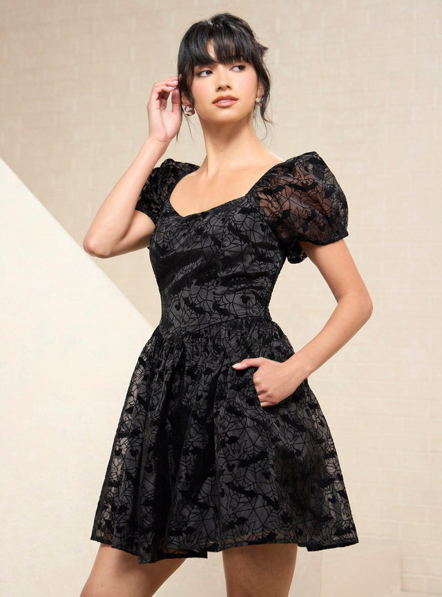 Vestido Disney Mickey Mouse con telarañas y mangas abullonadas