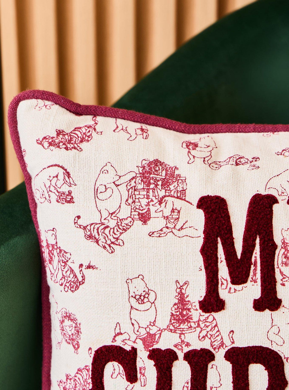 Cojín navideño estilo toile de Winnie the Pooh