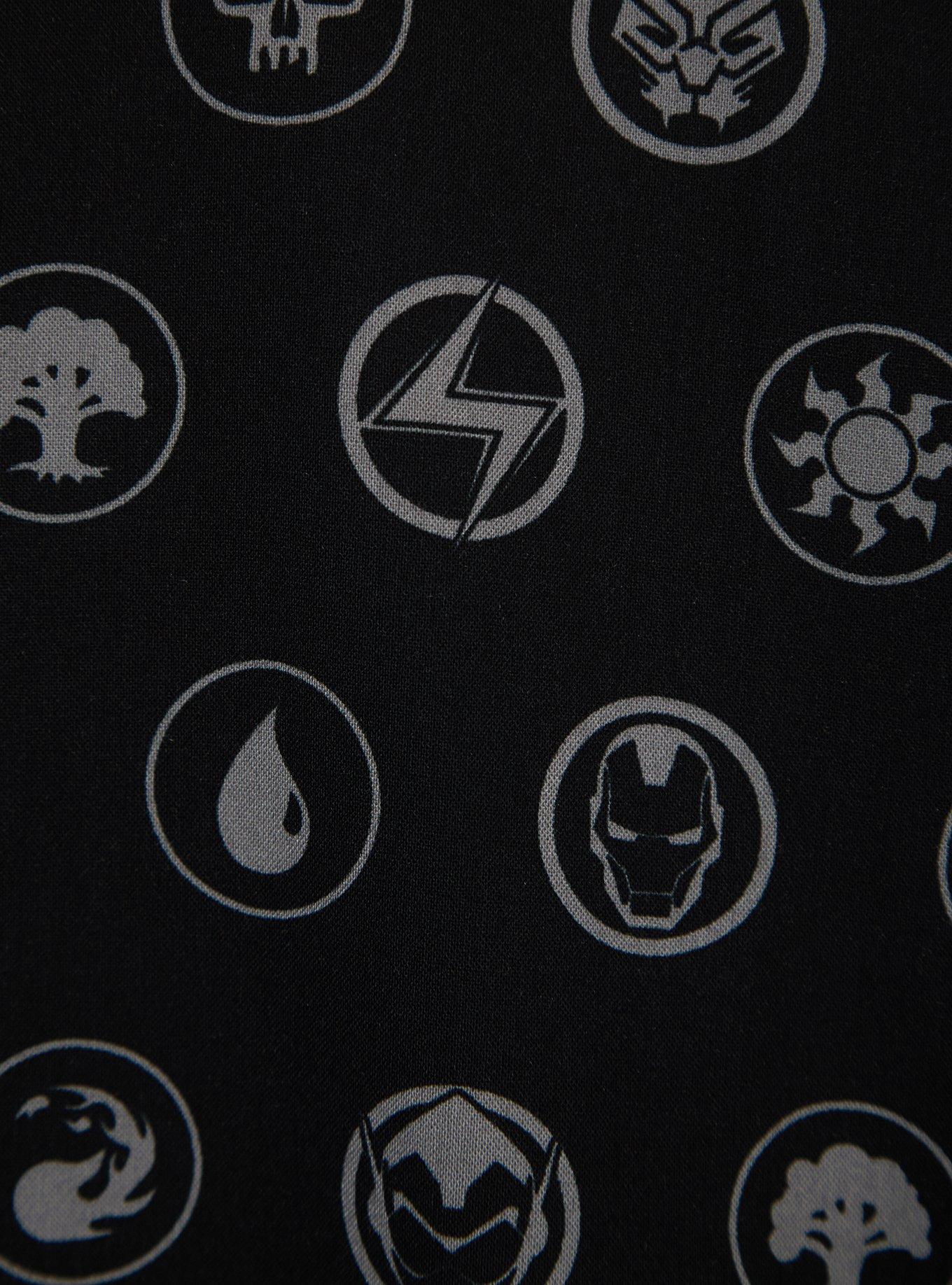 Camisa Magic: The Gathering x Marvel con estampado integral