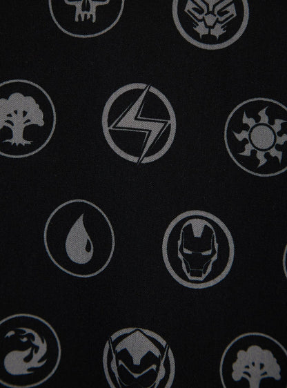 Camisa Magic: The Gathering x Marvel con estampado integral