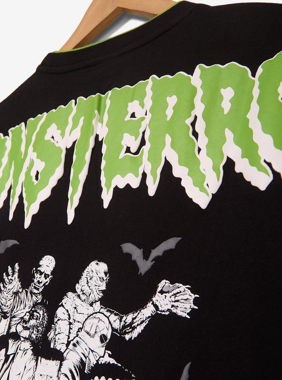 Polera manga larga Monsterror de Universal Monsters