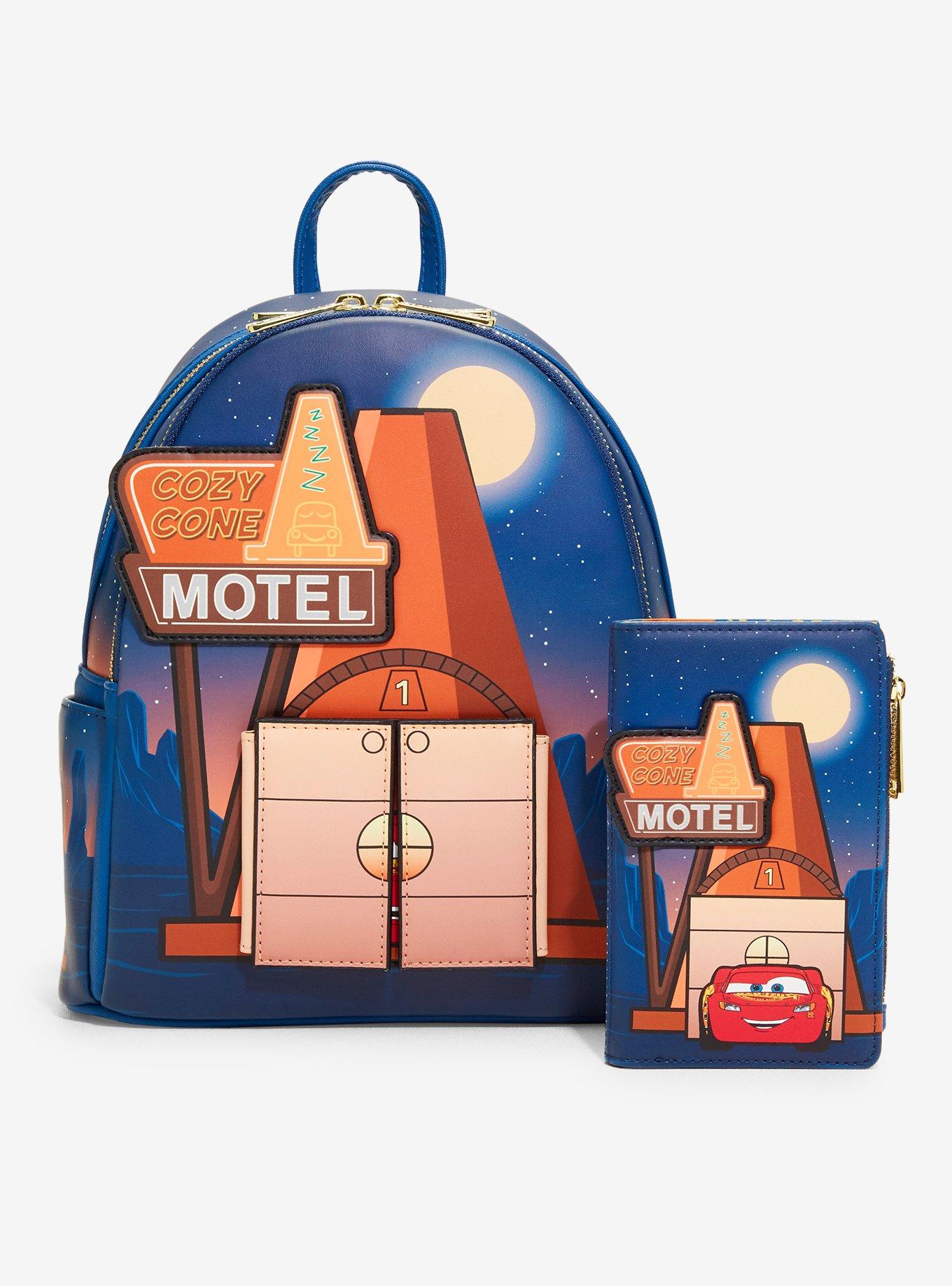 Billetera Disney Pixar Cars Cozy Cone Motel fosforescente