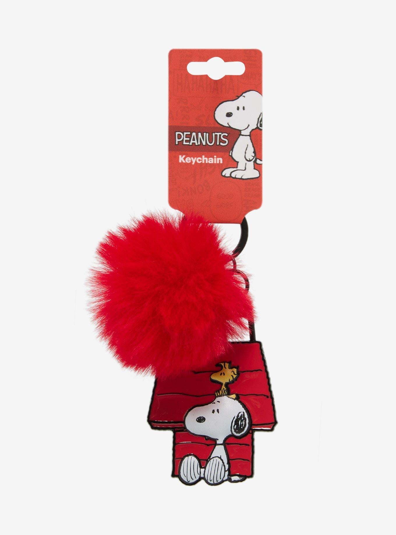 Llavero multicharm Snoopy y Woodstock junto a su casita