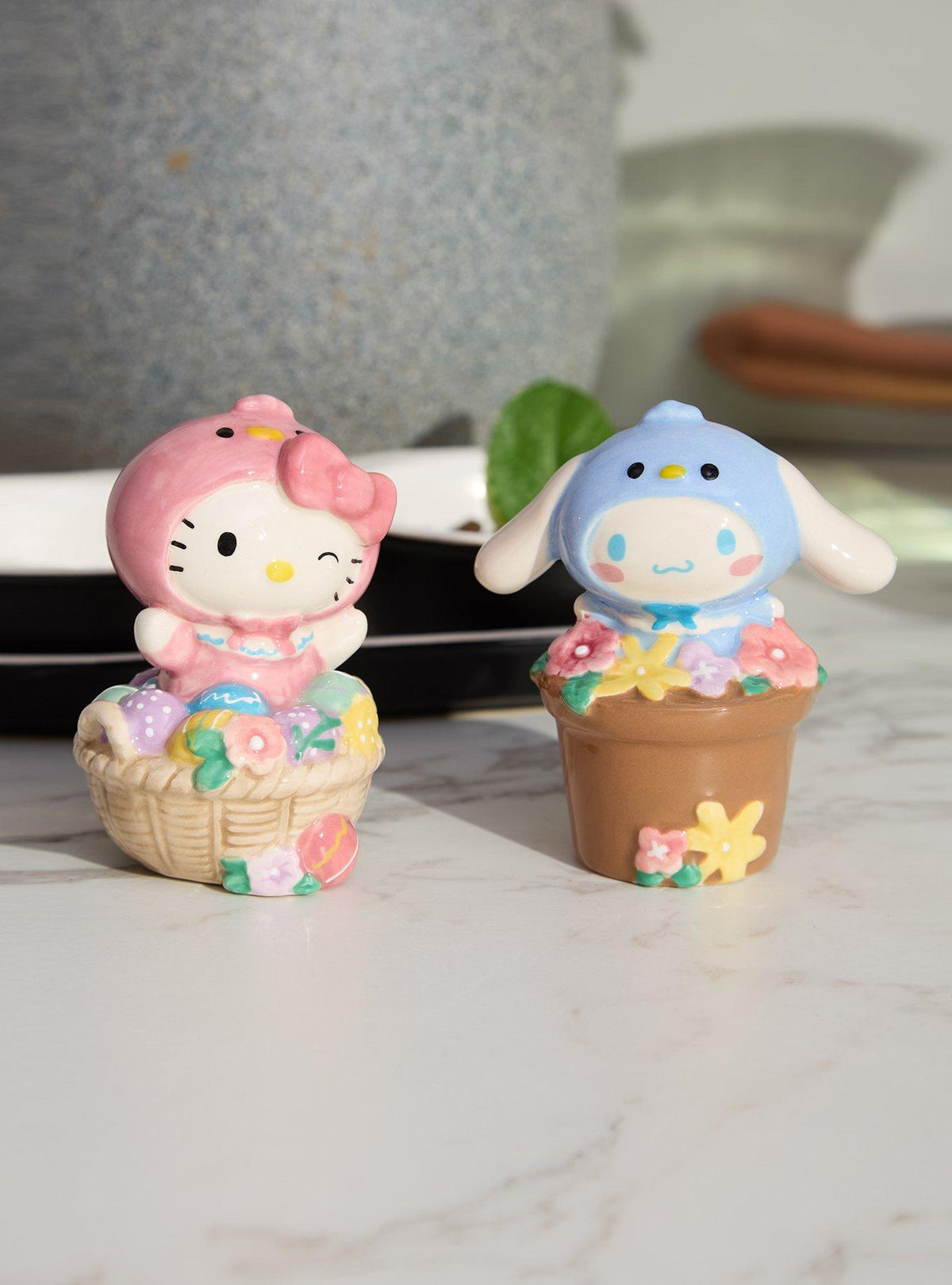 Set de salero y pimentero de Pascua Hello Kitty y Cinnamoroll