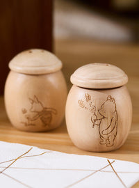 Saleros y pimenteros de madera de Pooh y Piglet