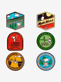 Pin esmaltado sorpresa Peanuts: insignias Beagle Scouts