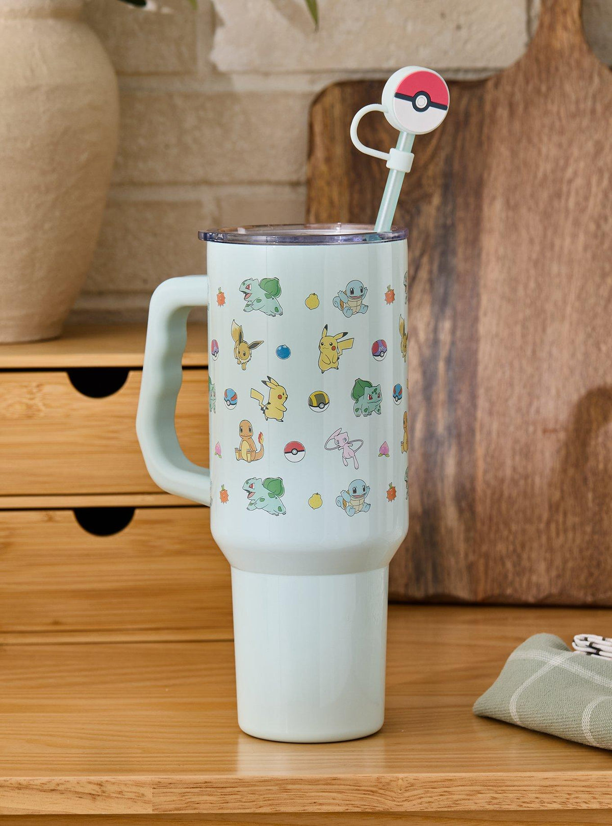 Vaso Pokémon con asa y bombilla