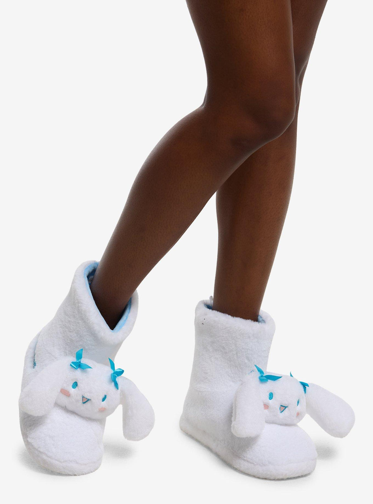 Pantuflas tipo bota de peluche Cinnamoroll