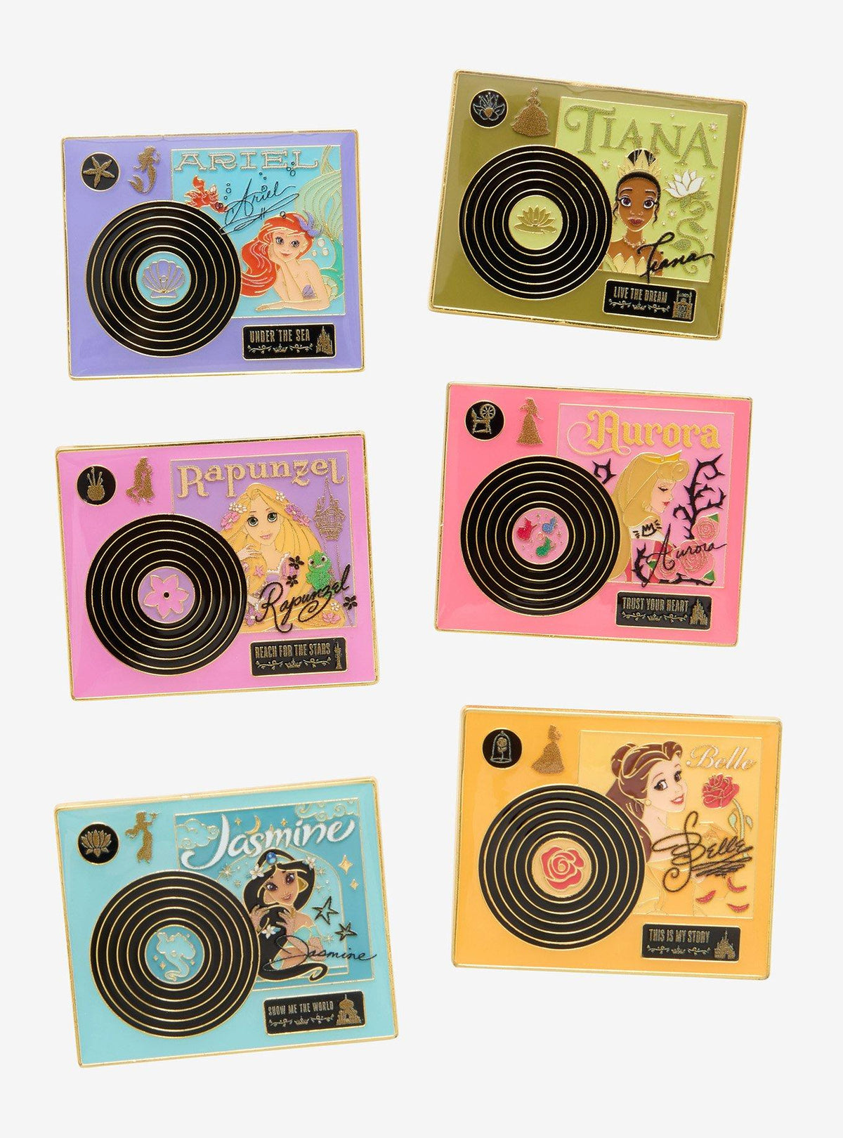 Pin sorpresa Loungefly de tocadiscos de princesas Disney