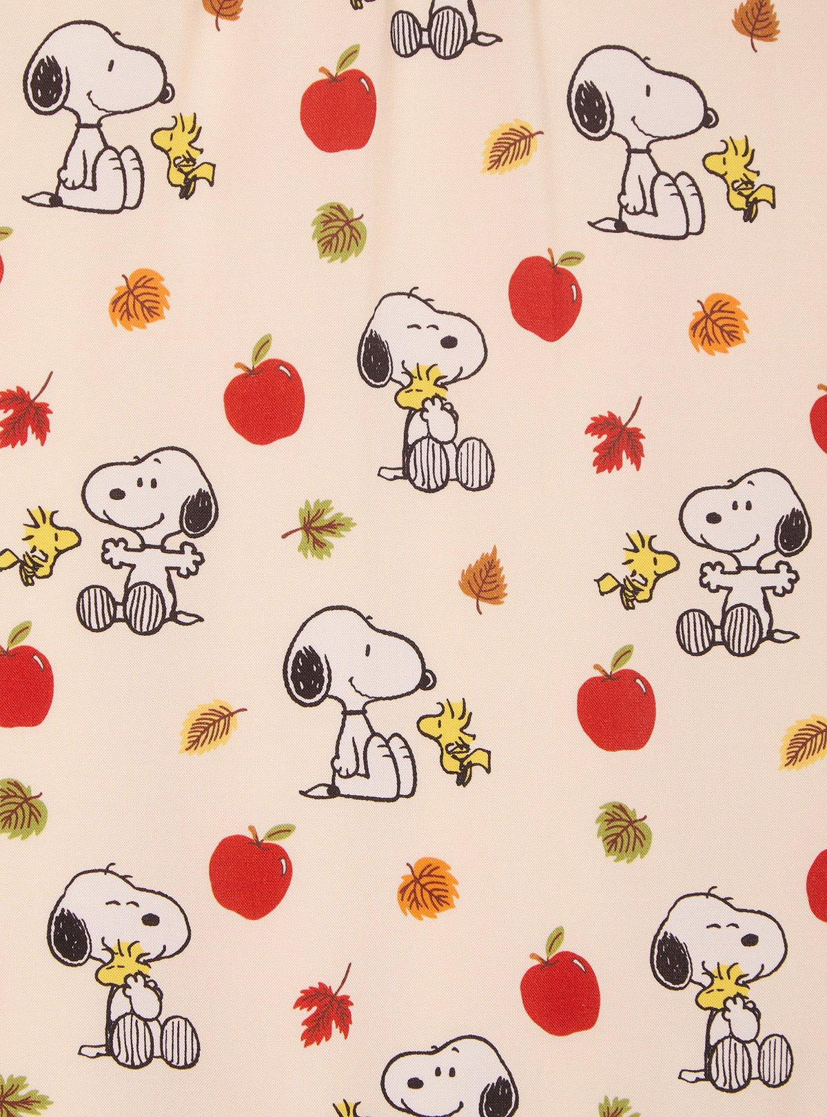 Vestido Peanuts de Snoopy y Woodstock con manzanas
