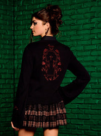 Cardigan de Dracula con mangas acampanadas
