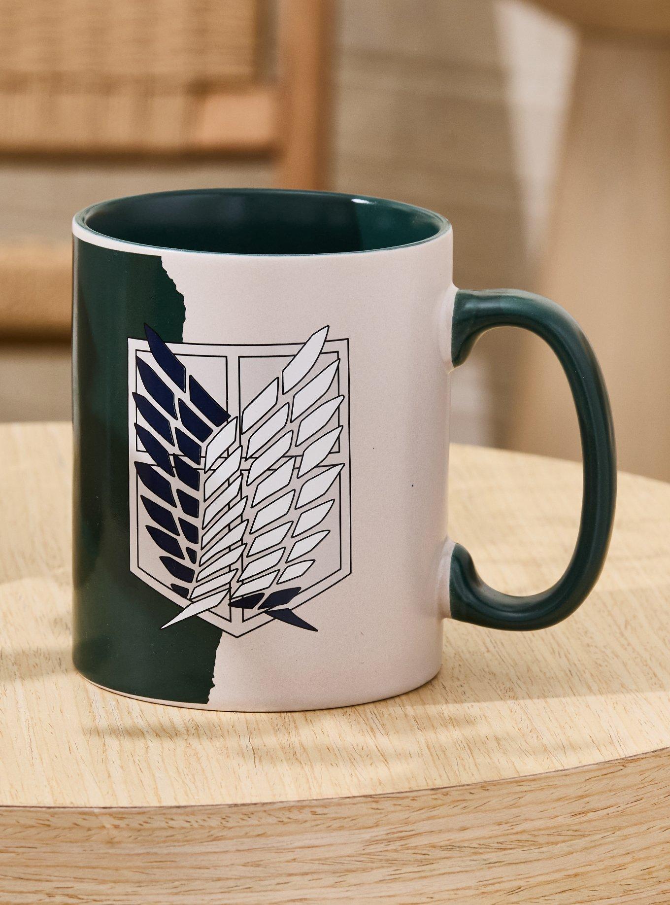Tazón con logo de Attack on Titan