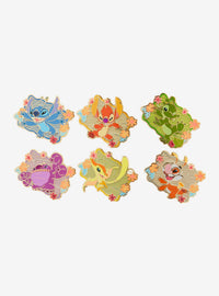 Pin sorpresa de Lilo & Stitch entre flores