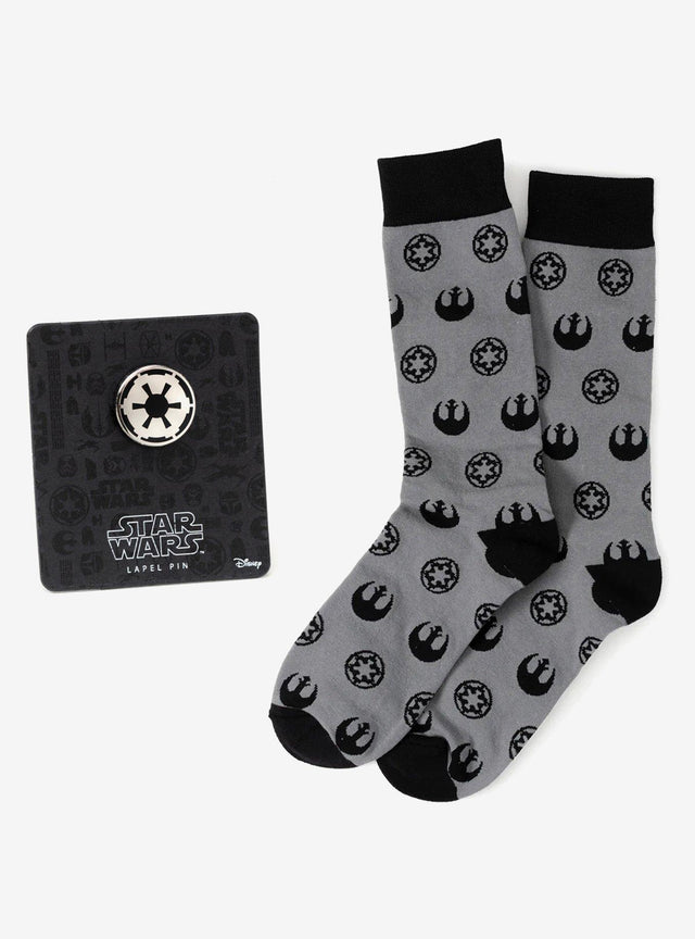 Set de regalo Star Wars: calcetines y pin