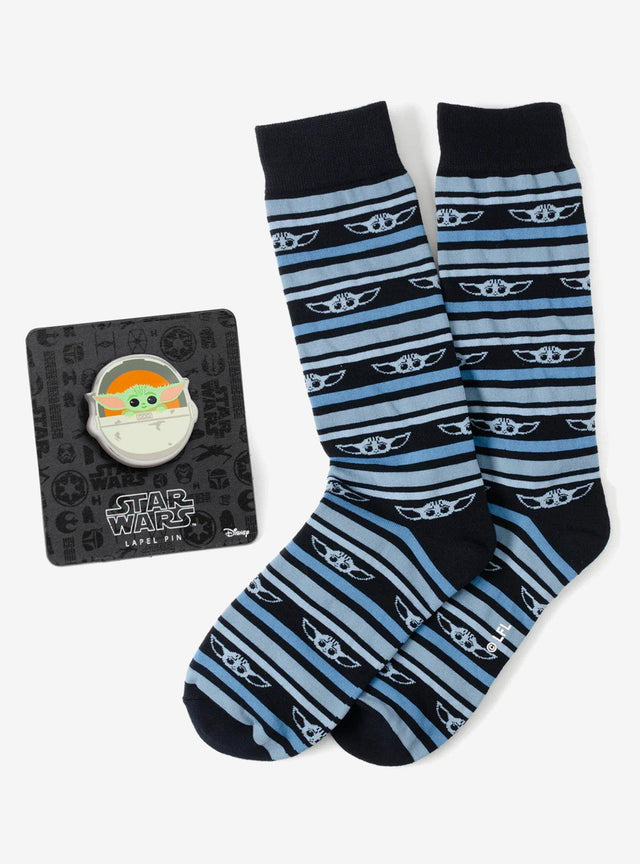 Set de regalo de calcetines a rayas y pin de Grogu