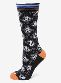 Set de regalo Avengers: calcetines y pin