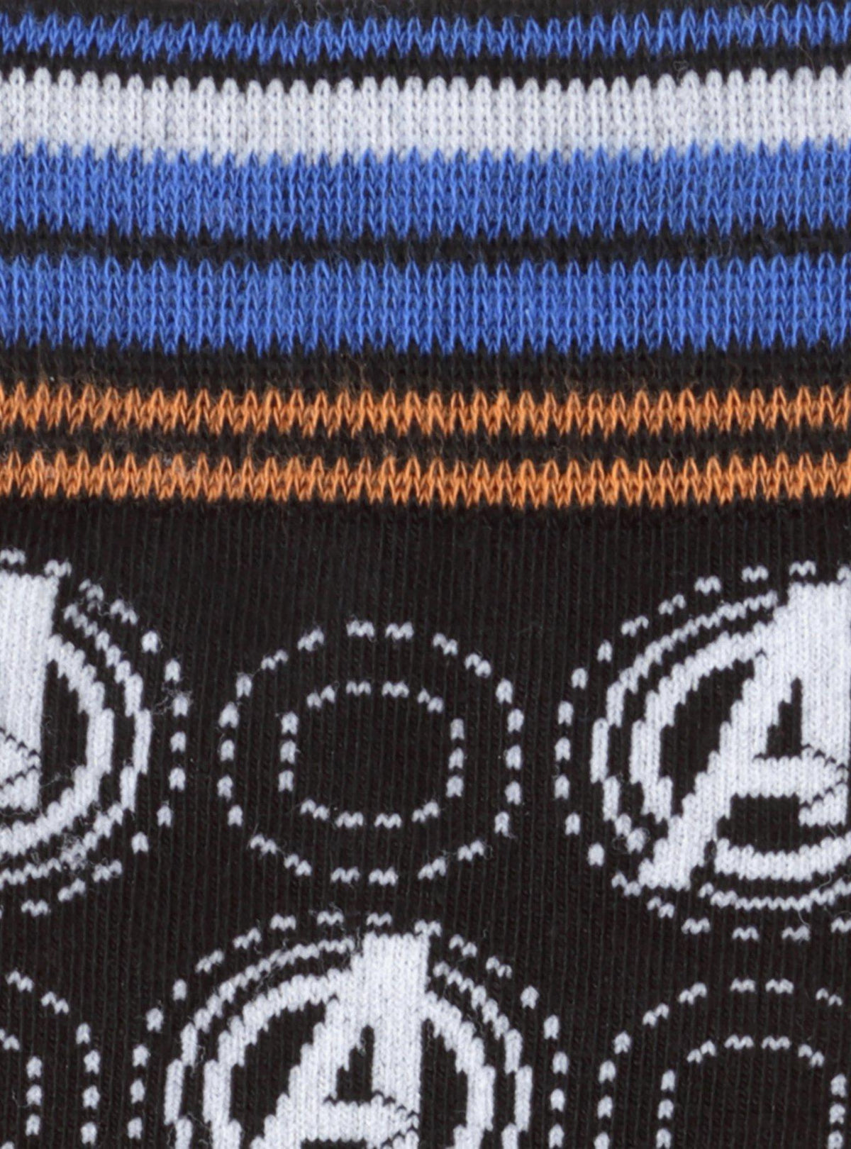 Set de regalo Avengers: calcetines y pin