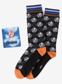 Set de regalo Avengers: calcetines y pin